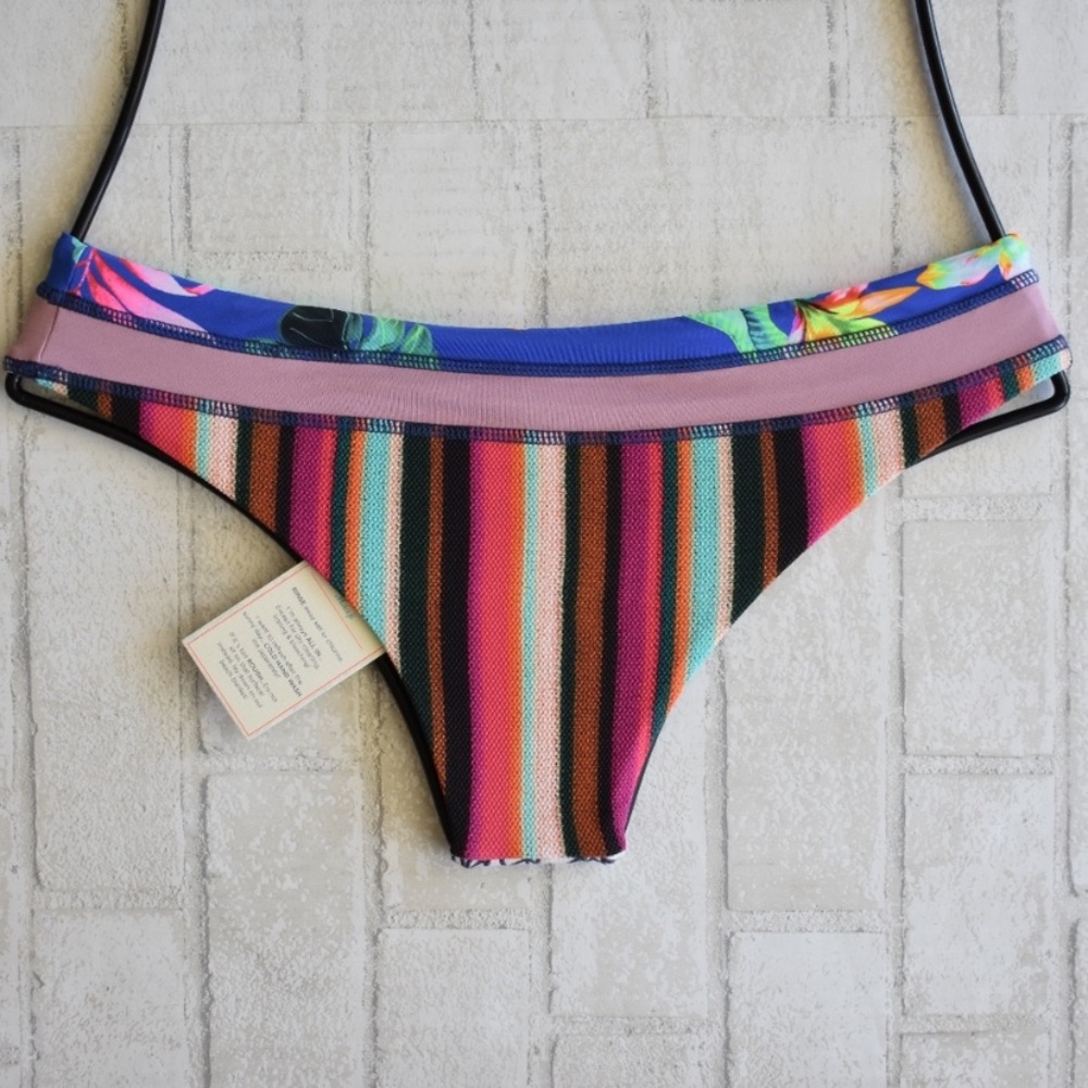 Maaji bikini bottom NWT. Cheeky cut.